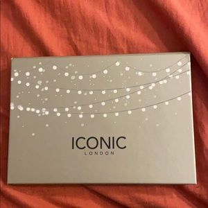 Iconic London blaze chaser face palette